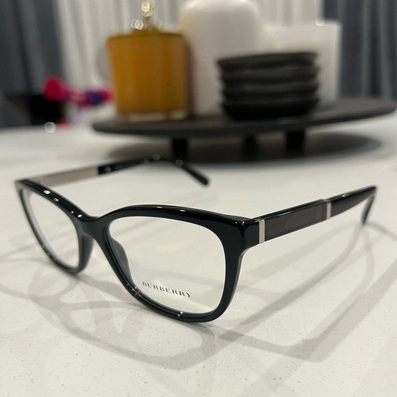 Burberry eye glasses - Picture 2 of 6